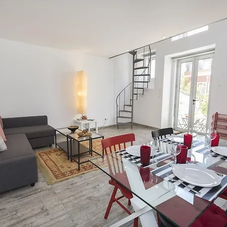 Apartment Lovelystay - Artsy Real *