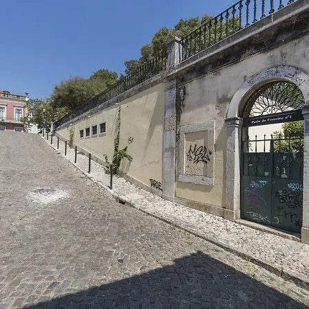 Lovelystay - Artsy Real Daire *